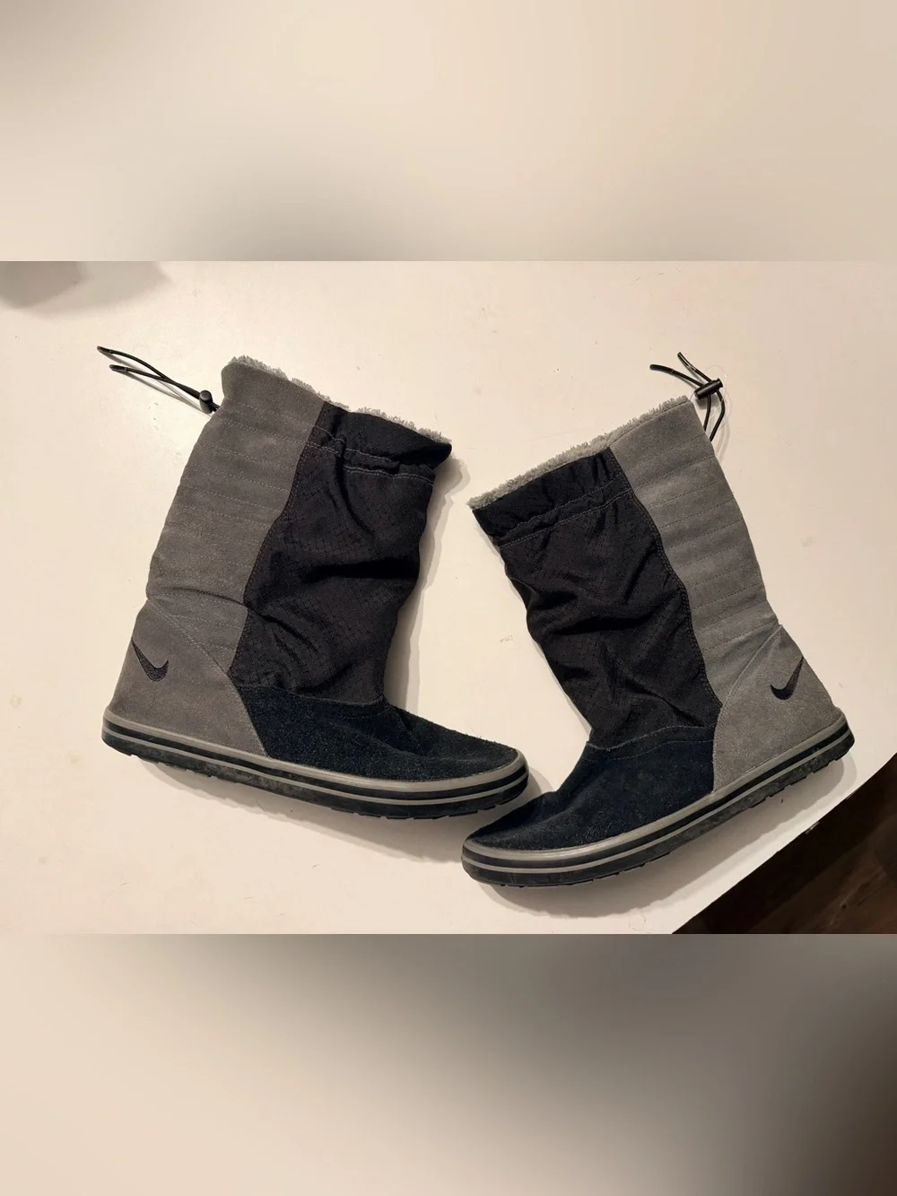 Nike Women’s 8 Facile Sherpa Lined Boots Black Gray Suede Mid Calf Winter